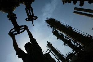 Цена на российскую нефть Urals опустилась ниже рекомендованного в ЕС потолка